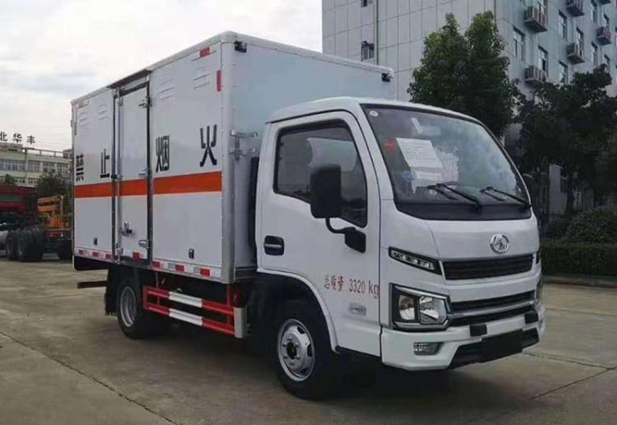 國(guó)六躍進(jìn)藍(lán)牌柴油爆破器材運(yùn)輸車(chē)