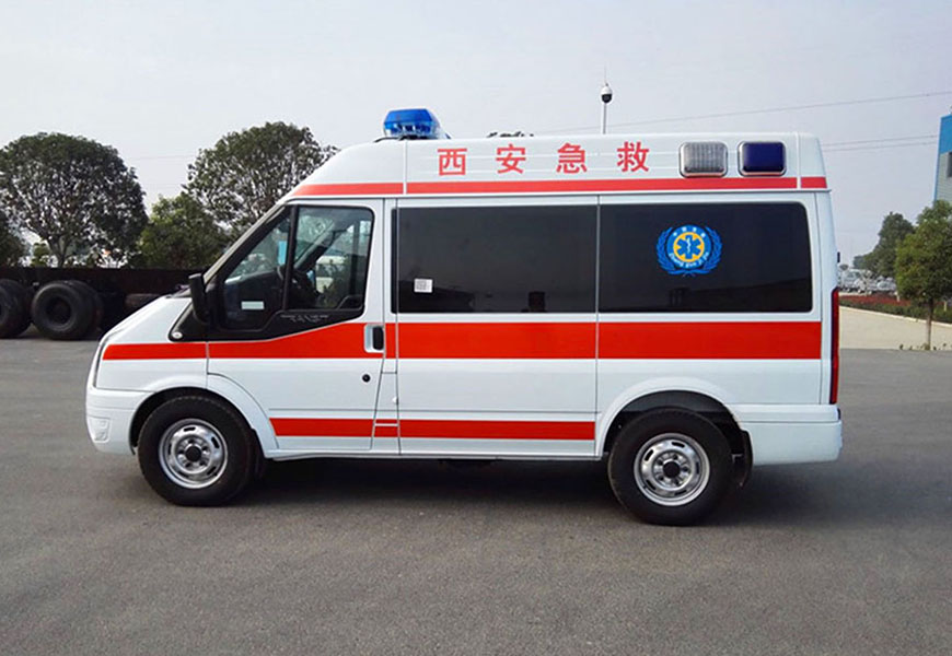 國(guó)六福特V348短軸中頂救護(hù)車(柴油版)