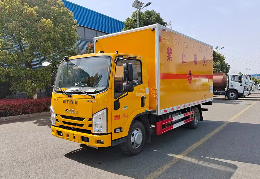 五十鈴危險(xiǎn)品廂式車(chē)爆破器材運(yùn)輸車(chē)|炸藥運(yùn)輸車(chē)