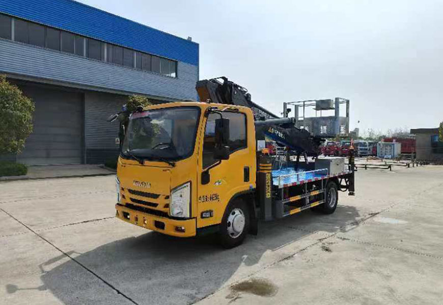 程力牌五十鈴31米藍(lán)牌直播伸縮式高空作業(yè)車