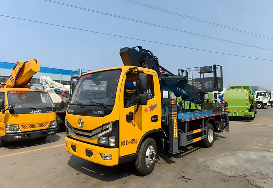 東風(fēng)多利卡28米|31米藍(lán)牌伸縮臂高空作業(yè)車