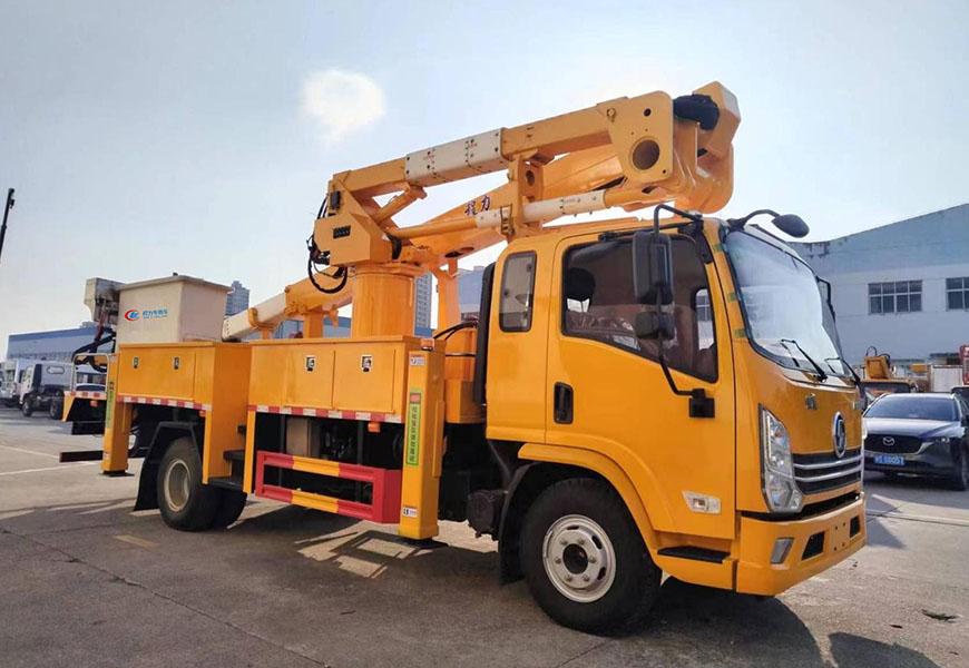 程力集團(tuán)陜汽K3000絕緣高空作業(yè)車